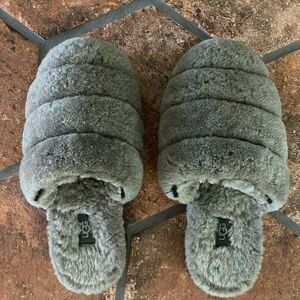UGG plush slippers gray shearling slippers shoes slides size 9